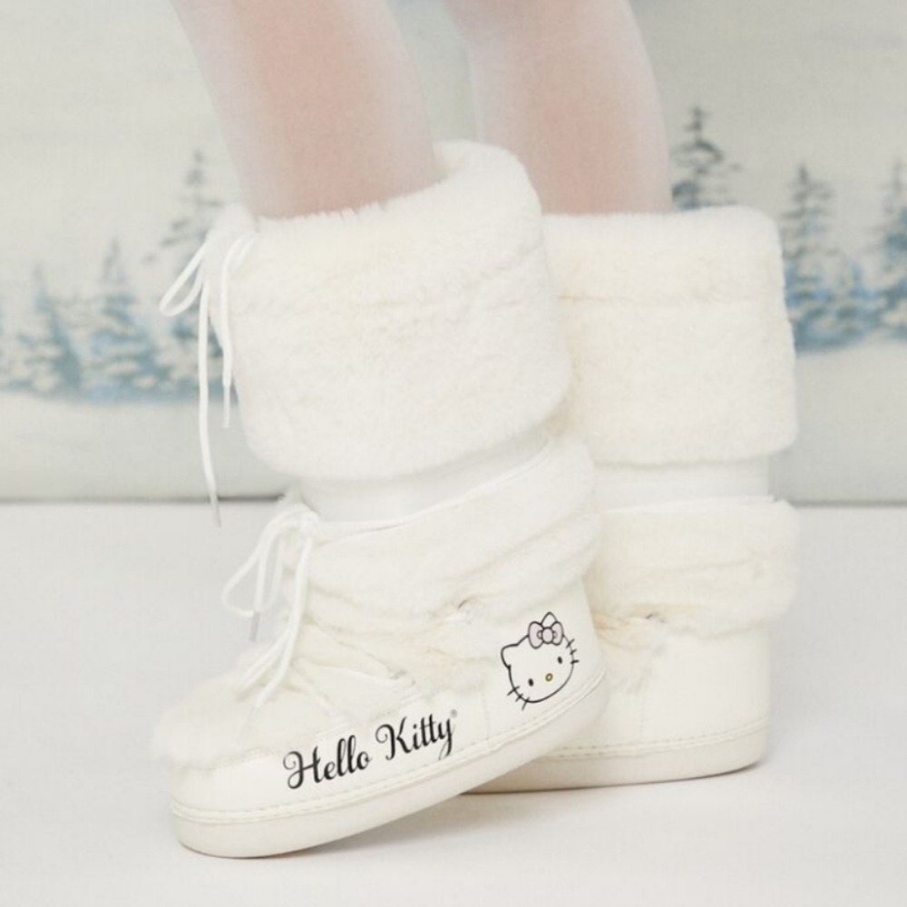 Hello Kitty Boots 💙